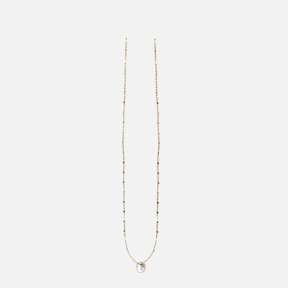 Subtle Pearl Necklace